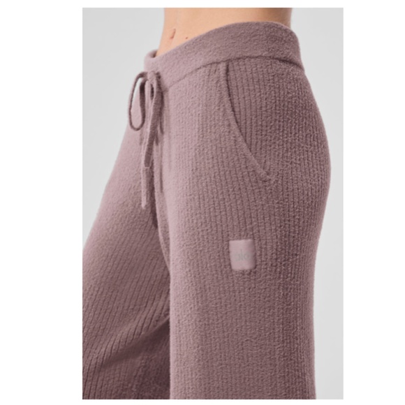 ALO YOGA Snuggle Up Sweater High-Waist Wide Leg Pant Size Medium Mushroom - Picture 3 of 11